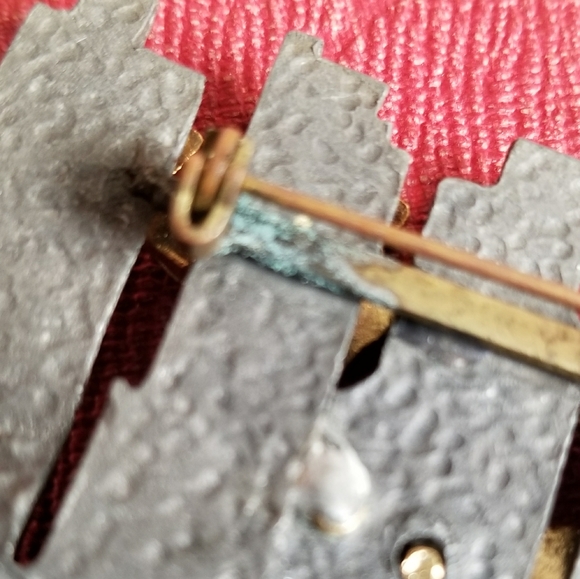 Relisted -Vintage couple in the city brooch Ultra silver gol - Picture 6 of 6